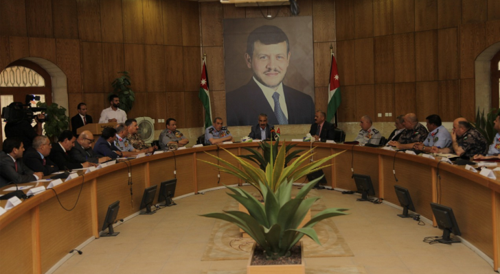 وزير الداخلية يؤكد اهمية زيادة التعاون بين الاجهزة الامنية والحكام الاداريين
