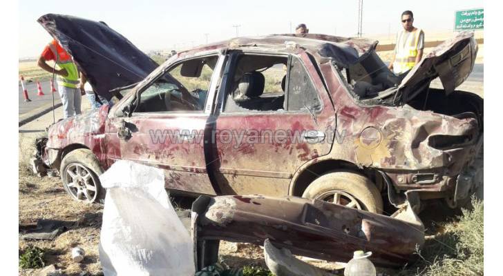 وفاة و6 إصابات بحادث تدهور على الطريق الصحراوي.. صور