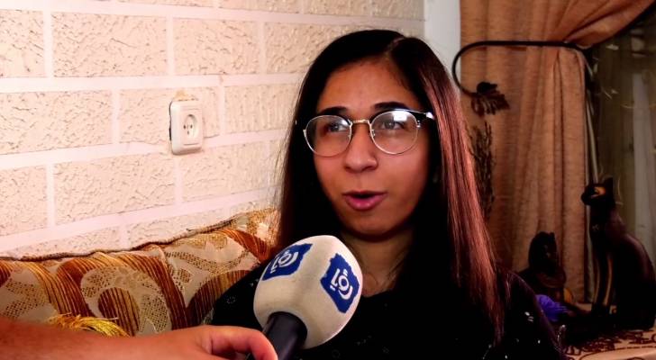 طالبة فلسطينية تتحدى إعاقتها بالتفوق في امتحان الثانوية العامة.. فيديو