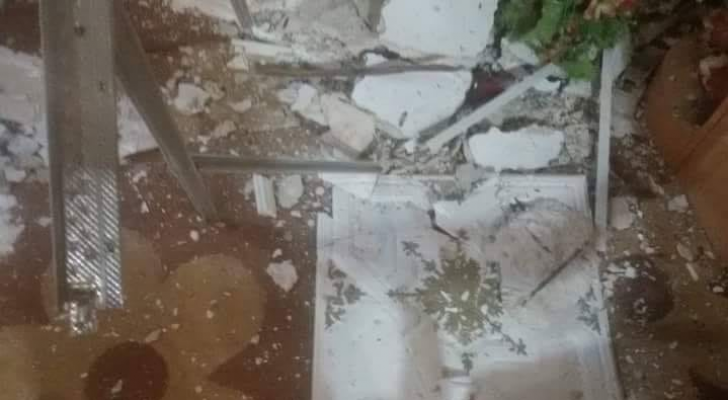 اجزاء من انهيار السقف