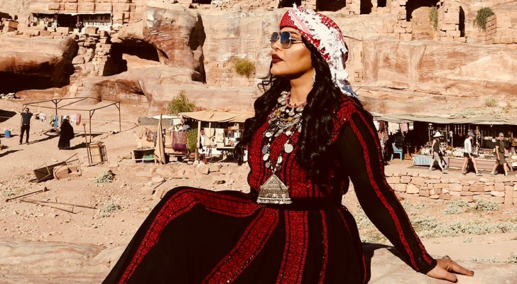 الفنانة احلام في البترا