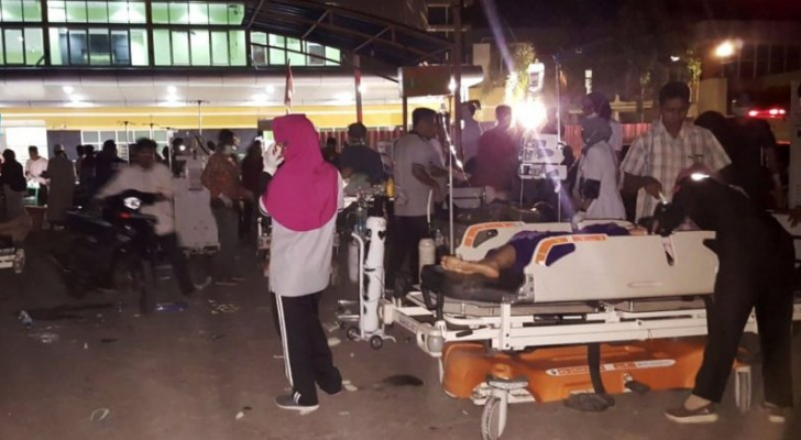 ارتفاع حصيلة زلزال إندونيسيا إلى 82 قتيلا ومئات الجرحى