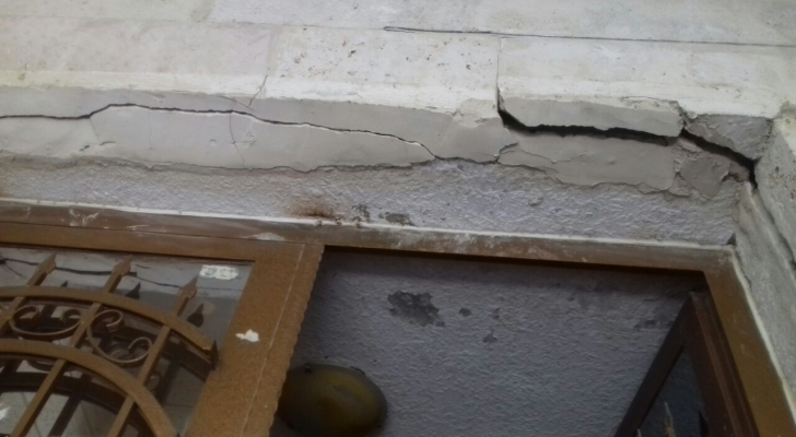 إخلاء عمارة سكنية احترازيا في طبربور