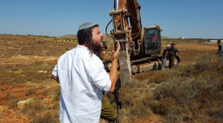مستوطنون متطرفون يجرفون أراض زراعية - ارشيفية