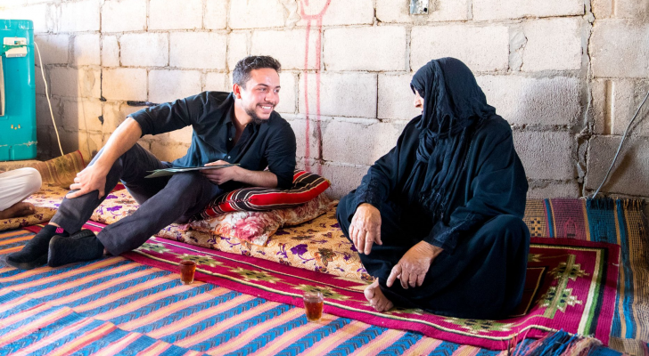 ولي العهد يتفقد أحوال أسرة عفيفة في وادي عربة