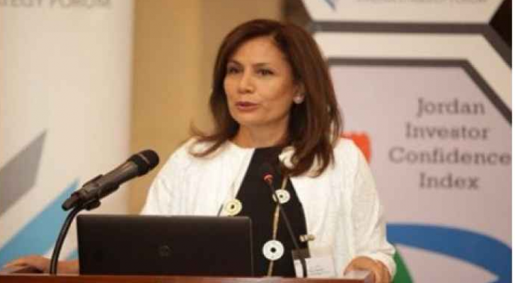 وزيرة الطاقة والثروة المعدنية المهندسة هالة زواتي