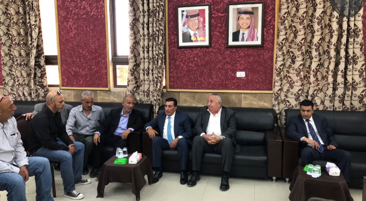 الطراونة يقدم واجب العزاء بالفنان الراحل ياسر المصري