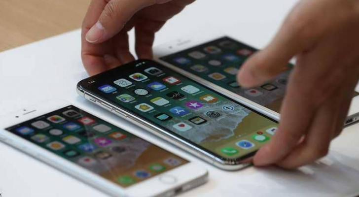 أبل تحذر عملاءها من "خطر" في هواتفها