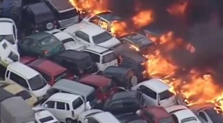 إعصار اليابان يوقد النيران.. وفيديو يرصد "التهام السيارات"