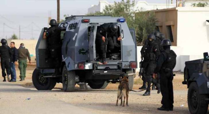 القبض على 8 من مروجي ومتعاطي المخدرات في عمان
