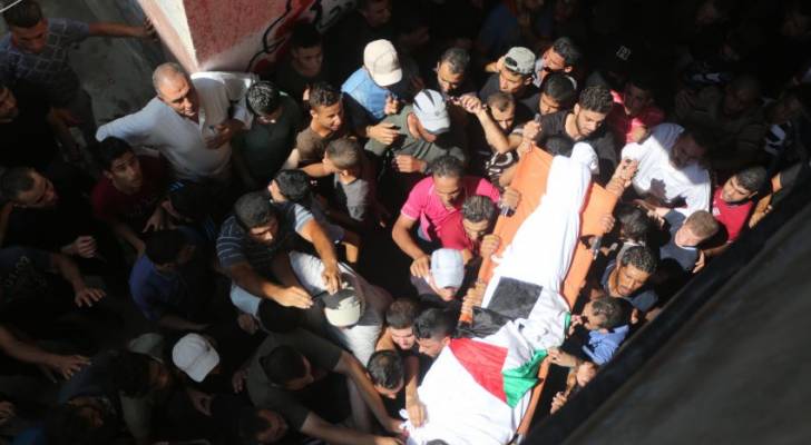 الفلسطينيون يشيعون جثمان الشهيد "أبو الصادق" بغزة