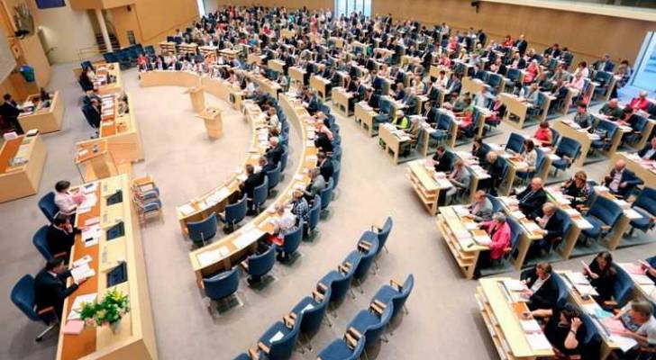 البرلمان السويدي يحب الثقة عن رئيس الوزراء "لوفن"