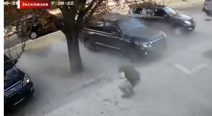 لحظة اغتيال رئيس جمهورية دونيتسك
