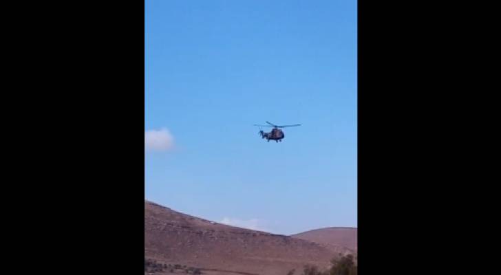 طائرات عمودية تابعة للقوات المسلحة تبحث عن مفقودين في مأدبا.. فيديو