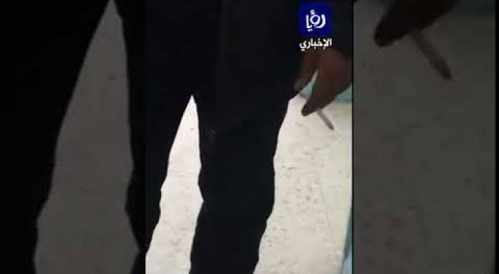 بالفيديو .. موظف يدخن داخل مستشفى المفرق الحكومي