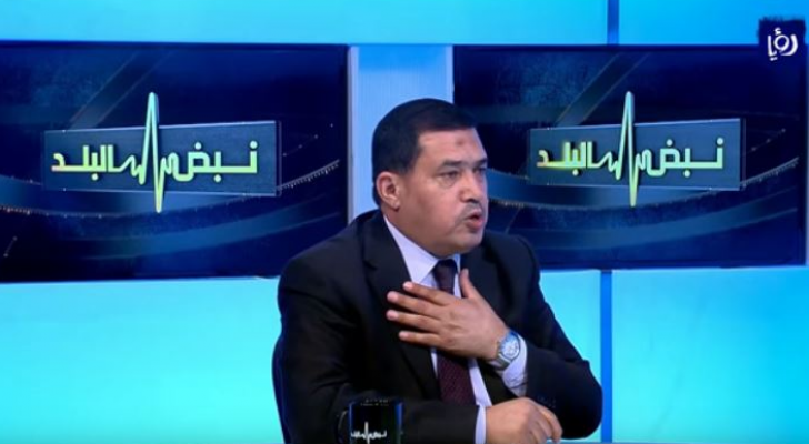 اثناء استضافته في برنامج نبض البلد - ارشيفية