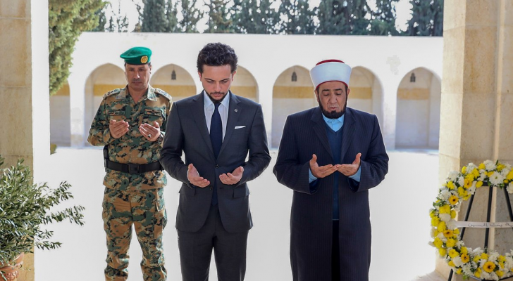 ولي العهد يزور ضريح المغفور له الملك الحسين