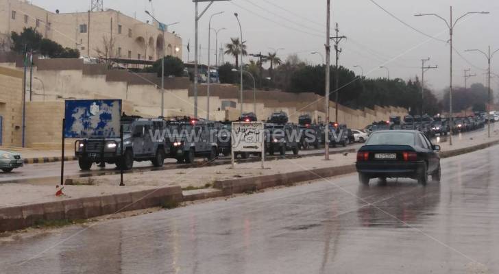 اجتماع أمني لمجلس محافظة عجلون لاحتواء الأحداث الأخيرة وسط تعزيزات امنية - صور
