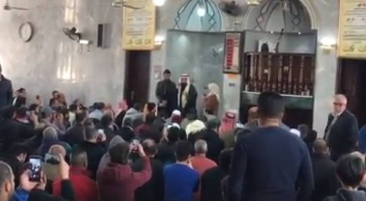 فلبينية تشهر اسلامها في أحد مساجد عمّان اليوم الجمعة - فيديو