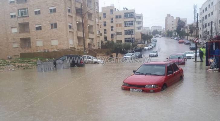 مياه الامطار تداهم منازل في مأدبا وعجلون وتوسعة مستشفى النديم