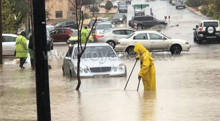 بالصور .. غرق شوارع في ضاحية الرشيد بالعاصمة عمان