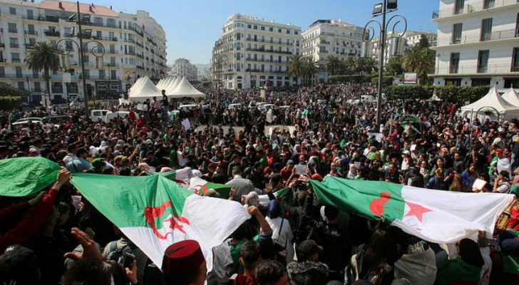 متظاهرون ضد بوتفليقة - ارشيفية