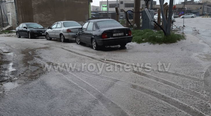 صور من تساقط الثلوج في منطقة مؤتة بالكرك