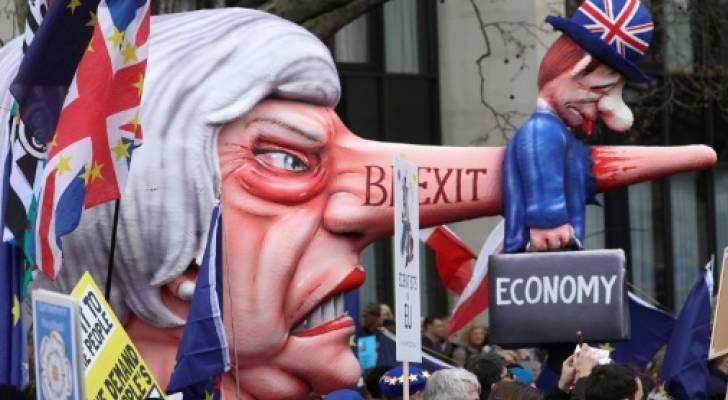 تظاهرة ضخمة في لندن تطالب باستفتاء جديد حول بريكست
