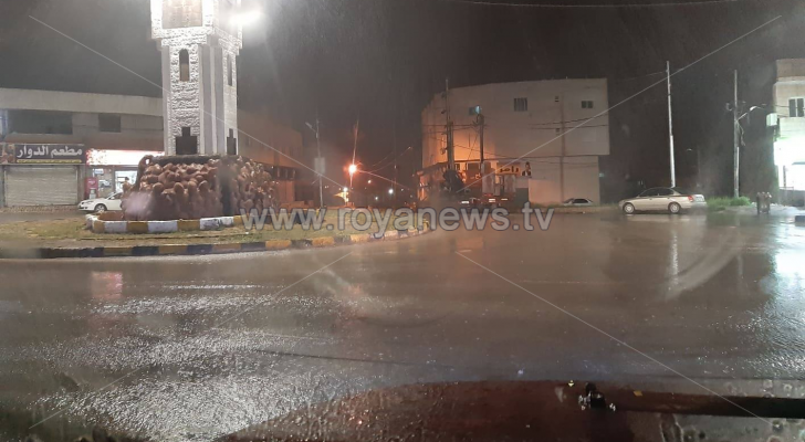 تساقط غزير للأمطار مصحوبا بالبرد في الكرك - صور