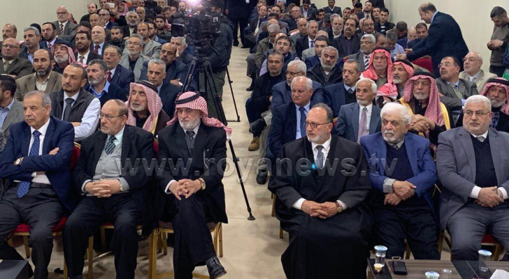 من الملتقى