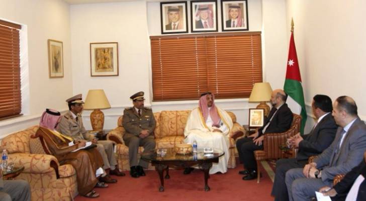 الرزاز  يبحث مع نائب رئيس الوزراء القطري تطوير "مجالات الدفاع المشترك" - صور