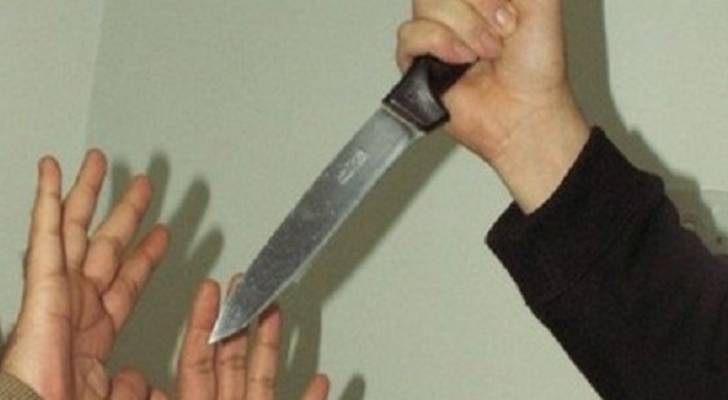 الأمن: خادمة تتعدى على مخدومتها بسكين في الفحيص