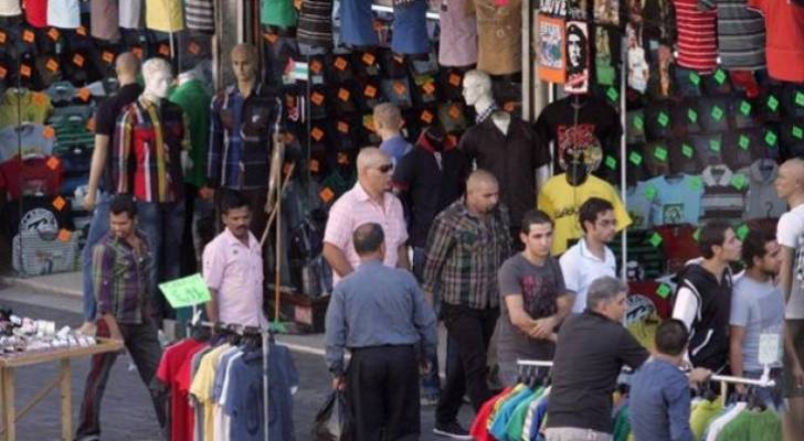 تحديد مواعيد التنزيلات على الألبسة في الأردن