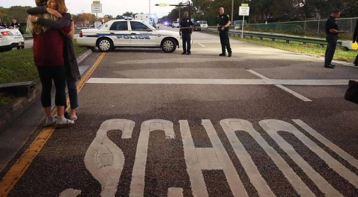 السيطرة على طالب مسلّح داخل مدرسة بالولايات المتحدة