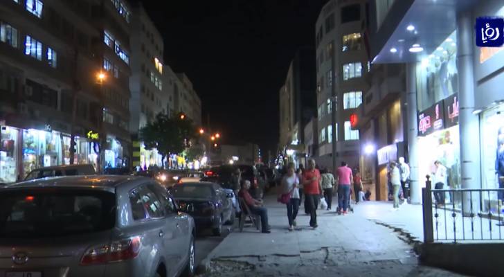 تجار الألبسة في عمان يشتكون من ضعف الإقبال مع بداية الثلث الأخير من رمضان - فيديو