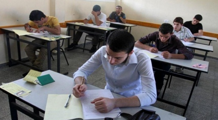 تبدأ الجلسة الأولى للامتحان الساعة العاشرة صباحا
