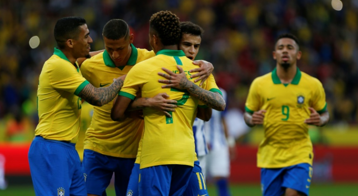 لاعبو المنتخب البرازيلي لكرة القدم