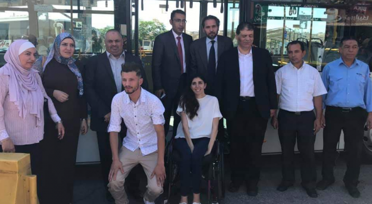 الأمير مرعد بن رعد يتفقد مشروع "باص عمان"