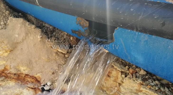 خط المياه الذي كسر في المدينة الرياضية - الصورة من وزارة المياه