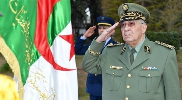 الجزائر: رئيس أركان الجيش يؤكد دعمه مبادرة الرئيس المؤقت للخروج من الأزمة
