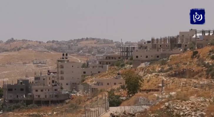 قوات الاحتلال تداهم حي وادي الحمص تمهيداً لهدم عدة بنايات فيه.. فيديو