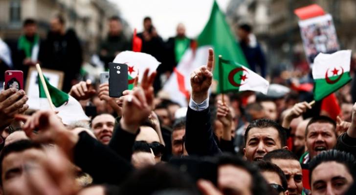 المعارضة الجزائرية تشترط رحيل رموز النظام للمشاركة في الحوار