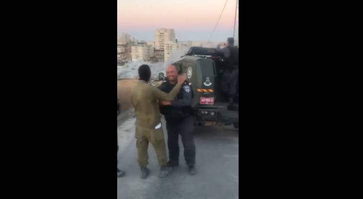 جنود الاحتلال يرقصون ابتهاجا بهدم منازل الفلسطينيين في القدس  - فيديو