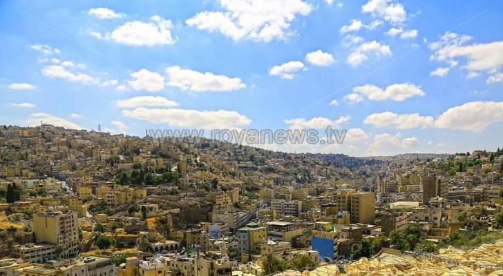 طقس صيفي معتدل في أغلب المناطق الأحد - فيديو