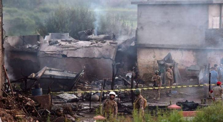 18 قتيلاً في تحطم طائرة عسكرية صغيرة في باكستان