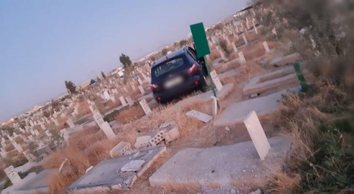 7 اصابات بحادث تصادم في مقبرة سحاب - صور