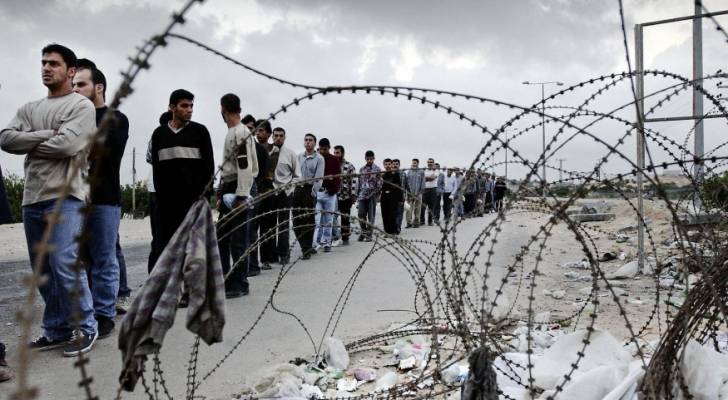 الاحتلال يمنح الفلسطينيين 150 ألف تصريح لعبور مدن الداخل في العيد