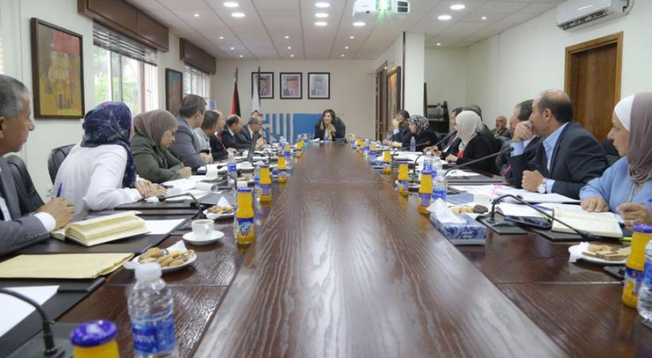 من الاجتماع