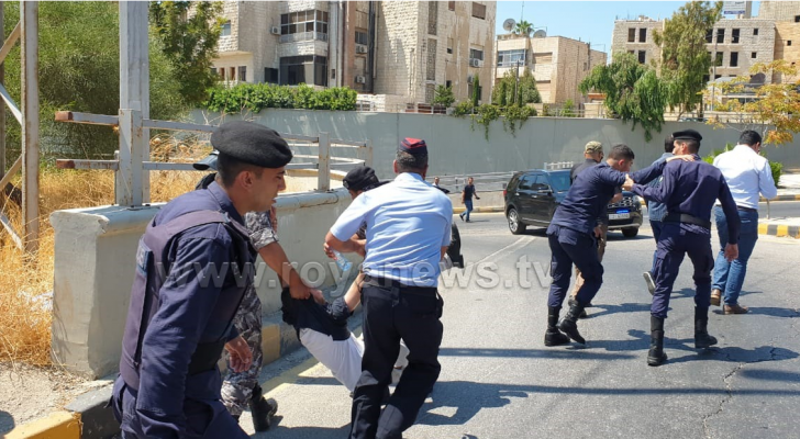 الأجهزة الأمنية تسعف المواطنين
