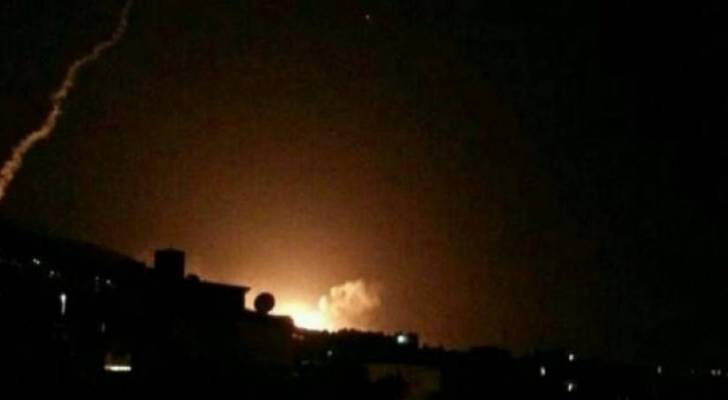 الاحتلال يشن غارات على غزة بعد سقوط صاروخ قرب "سديروت"